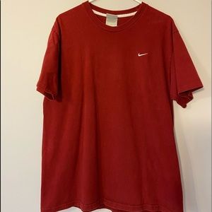Early 2000s Vintage L Nike Maroon T-Shirt